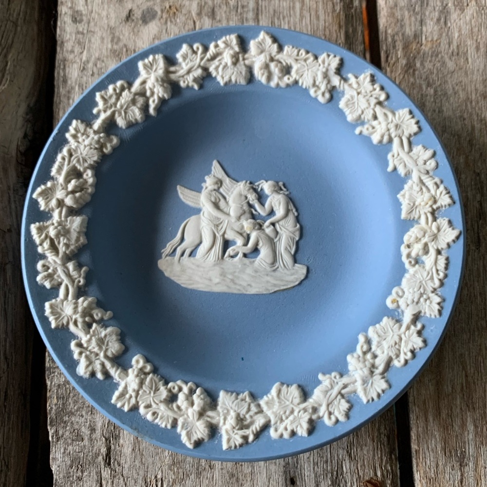 Wedgwood  china small blue shallow bowl. Guc